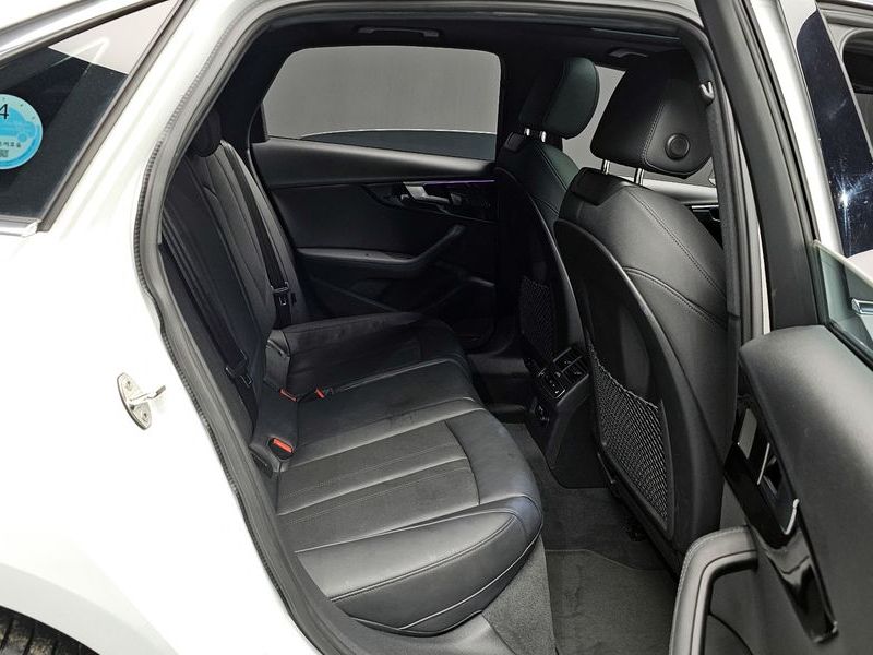 2021 Audi A4 45 TFSI Quattro Premium photo 12