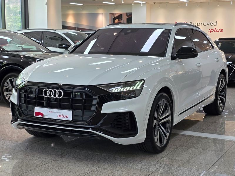 2023 Audi Q8 55 TFSI Quattro Premium photo 1