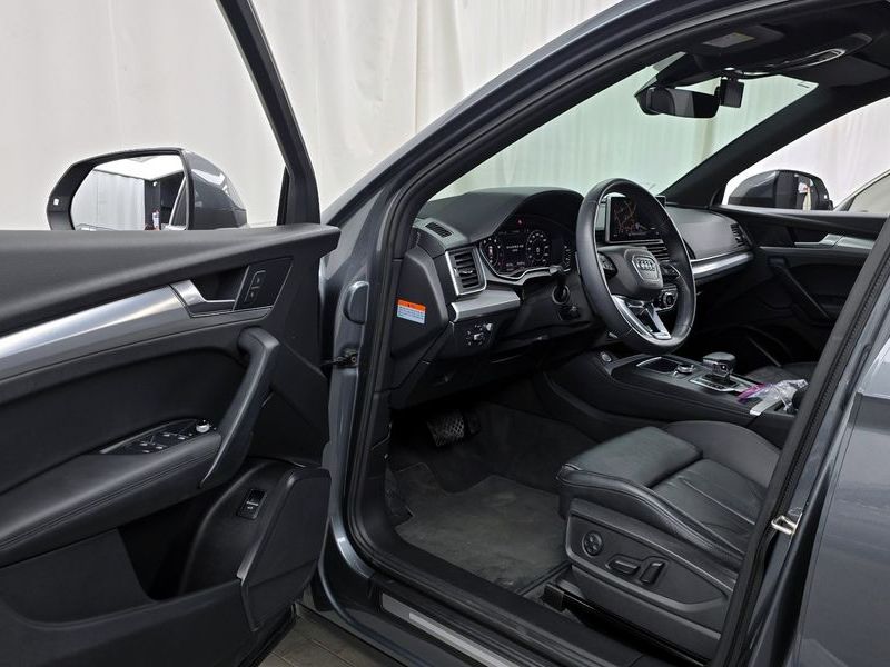 2020 Audi Q5 45 TFSI Quattro Premium photo 10