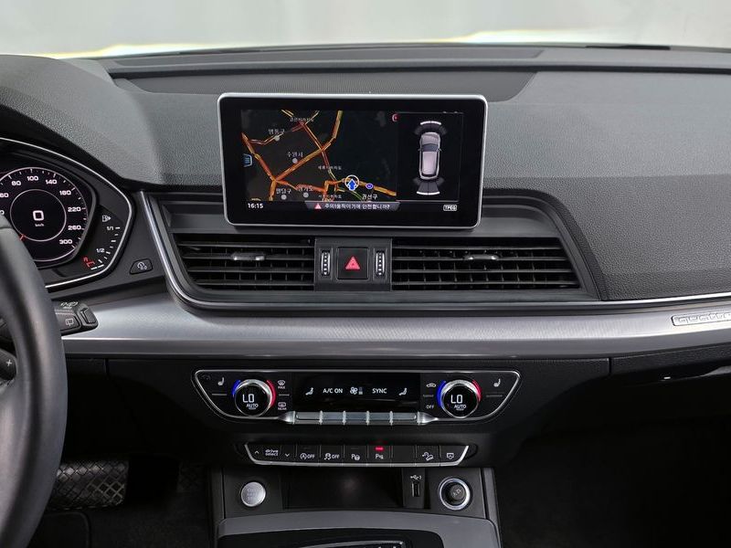 2020 Audi Q5 45 TFSI Quattro Premium photo 12