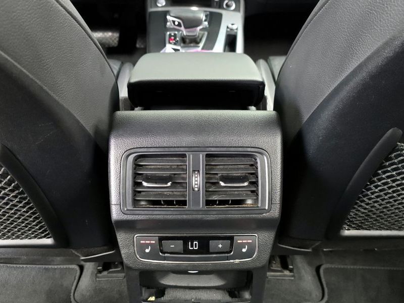 2020 Audi Q5 45 TFSI Quattro Premium photo 18
