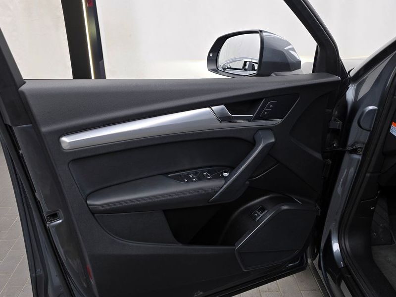 2020 Audi Q5 45 TFSI Quattro Premium photo 24