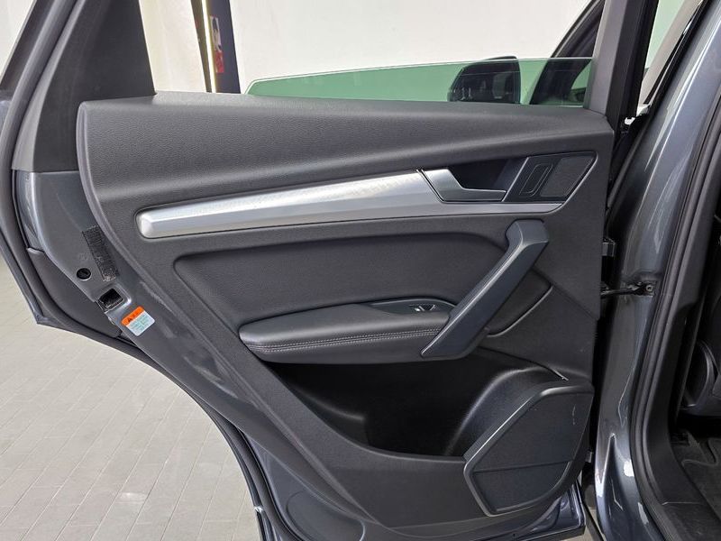 2020 Audi Q5 45 TFSI Quattro Premium photo 25
