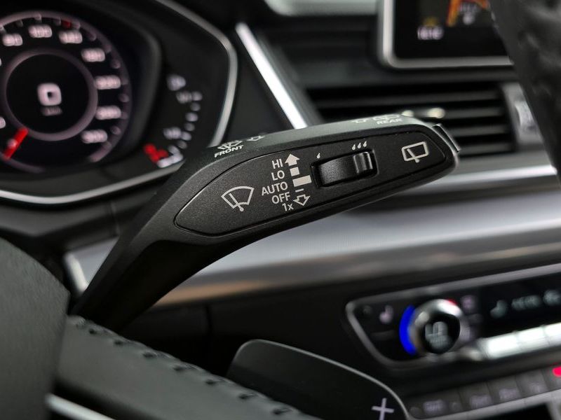 2020 Audi Q5 45 TFSI Quattro Premium photo 28