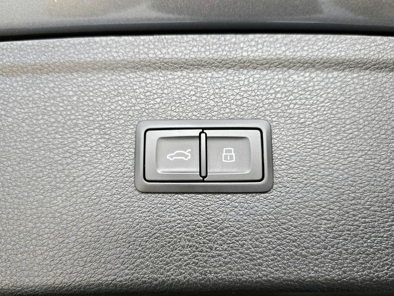 2020 Audi Q5 45 TFSI Quattro Premium photo 30