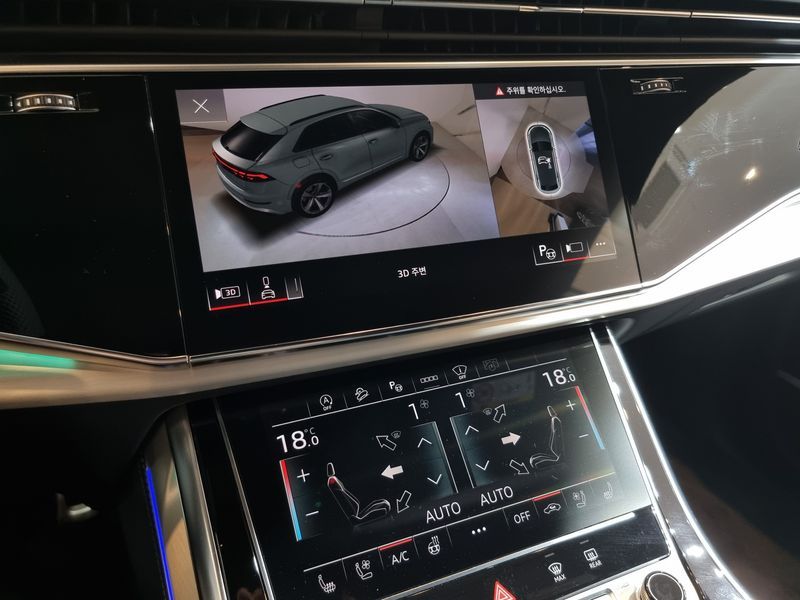 2025 Audi Q8 55 TFSI Quattro Premium photo 17