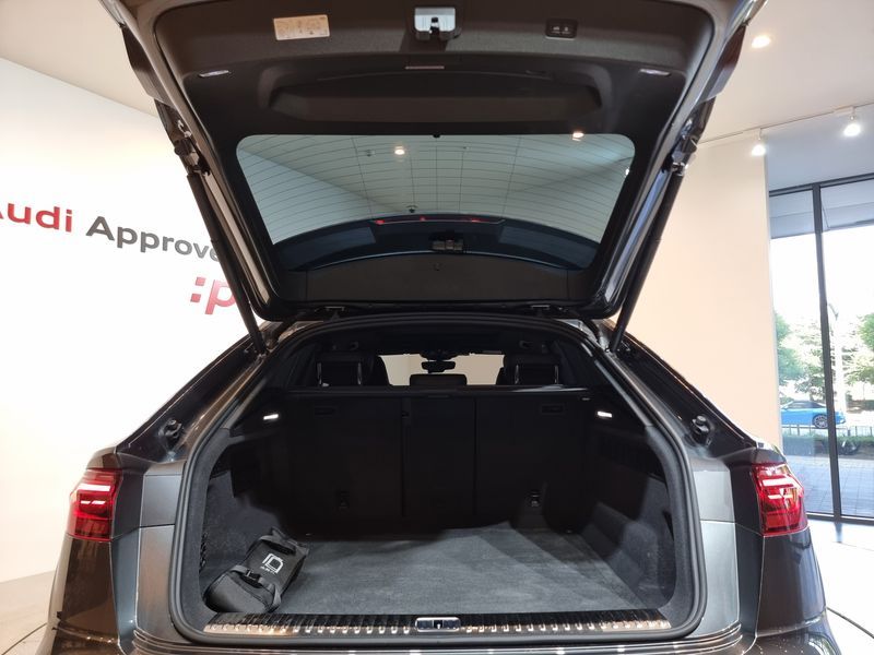 2025 Audi Q8 55 TFSI Quattro Premium photo 20