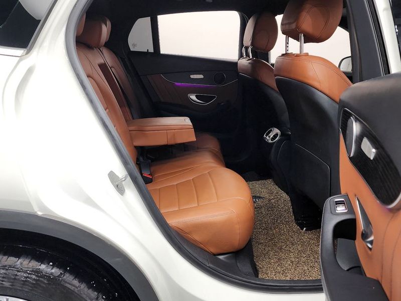 2021 Mercedes-Benz C-Class GLC300e 4MATIC Coupe photo 12