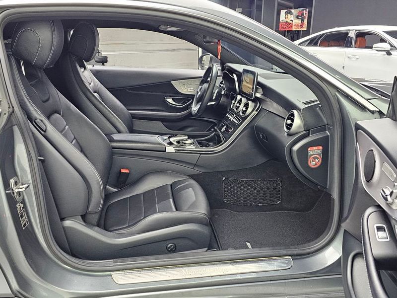 2018 Mercedes-Benz C-Class C200 Coupe photo 11