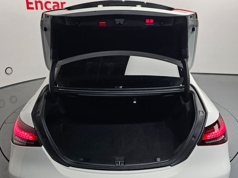 2021 Mercedes-Benz E-Class E250 Exclusive photo 20