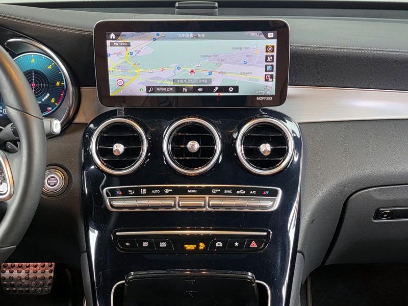 2021 Mercedes-Benz C-Class GLC220 d 4MATIC photo 14
