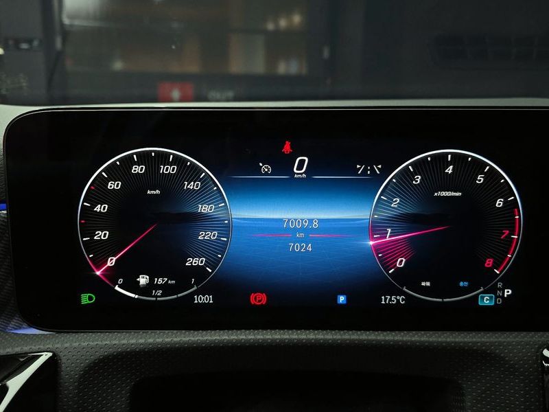 2024 Mercedes-Benz A-Class A220 Hatchback photo 8