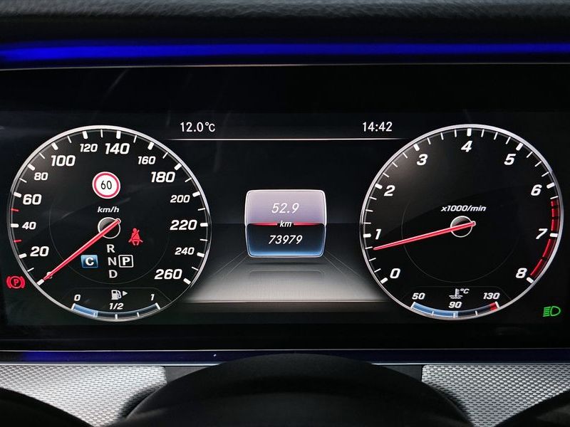 2017 Mercedes-Benz E-Class E300 AMG Line photo 8