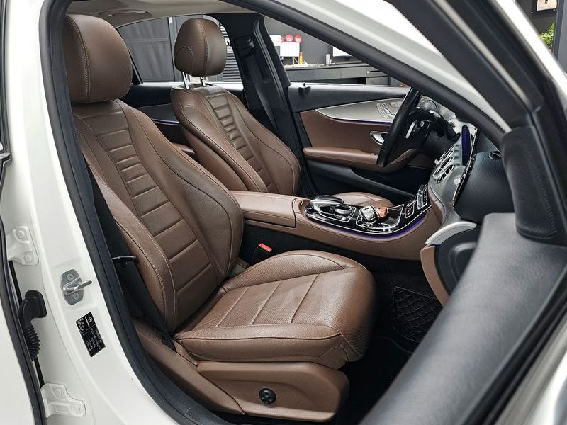 2017 Mercedes-Benz E-Class E300 AMG Line photo 10