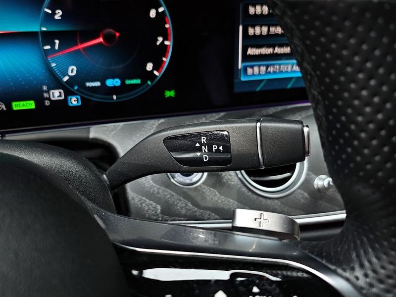 2022 Mercedes-Benz E-Class E350 4MATIC AMG Line photo 9