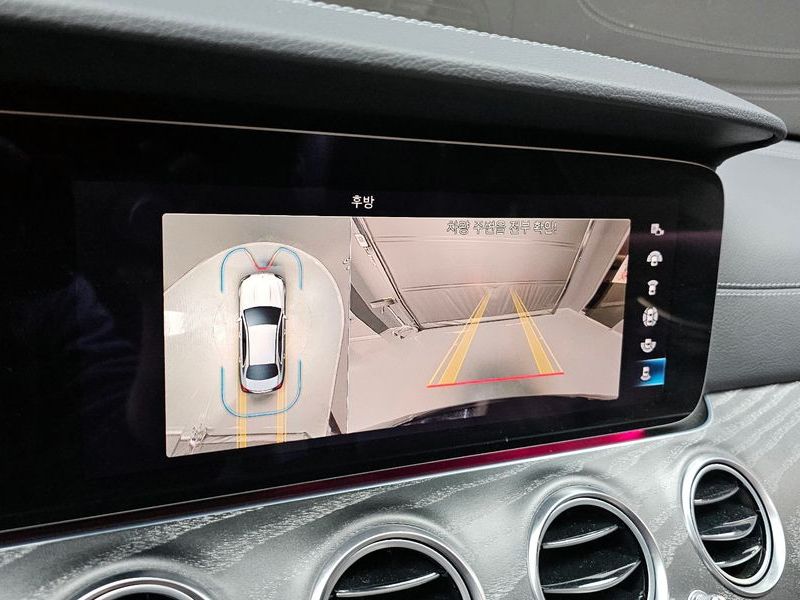 2022 Mercedes-Benz E-Class E350 4MATIC AMG Line photo 15