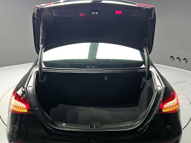 2022 Mercedes-Benz E-Class E350 4MATIC AMG Line photo 20
