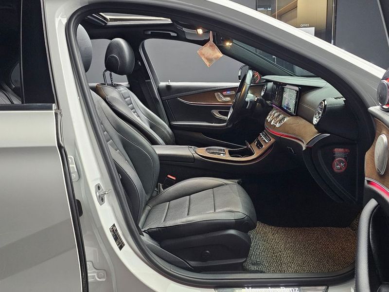 2021 Mercedes-Benz E-Class E250 Exclusive photo 10