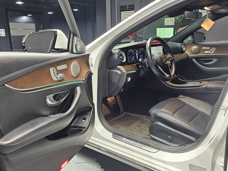2021 Mercedes-Benz E-Class E250 Exclusive photo 11