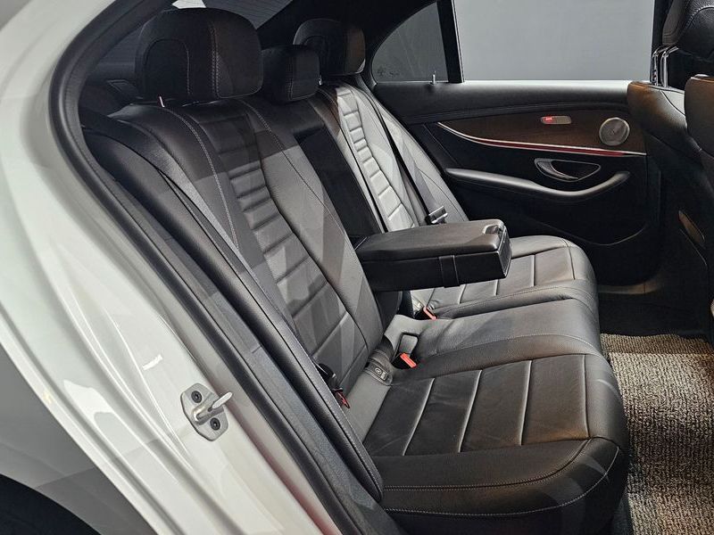 2021 Mercedes-Benz E-Class E250 Exclusive photo 12