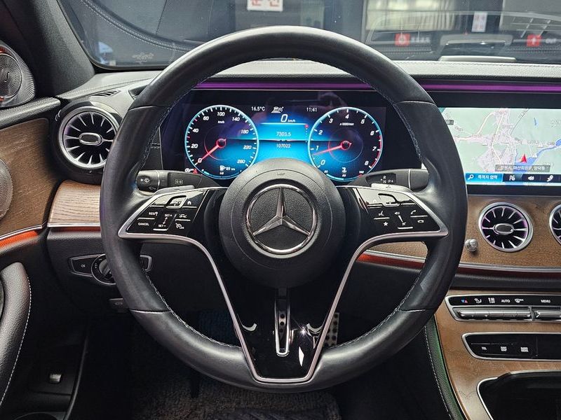 2021 Mercedes-Benz E-Class E250 Exclusive photo 13
