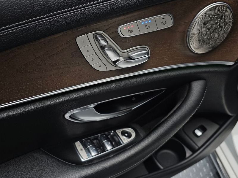 2021 Mercedes-Benz E-Class E250 Exclusive photo 16
