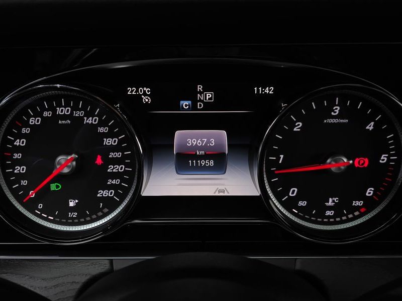 2020 Mercedes-Benz E-Class E220d 4MATIC Exclusive photo 8