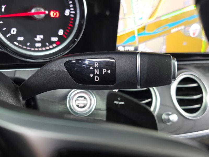 2020 Mercedes-Benz E-Class E220d 4MATIC Exclusive photo 9
