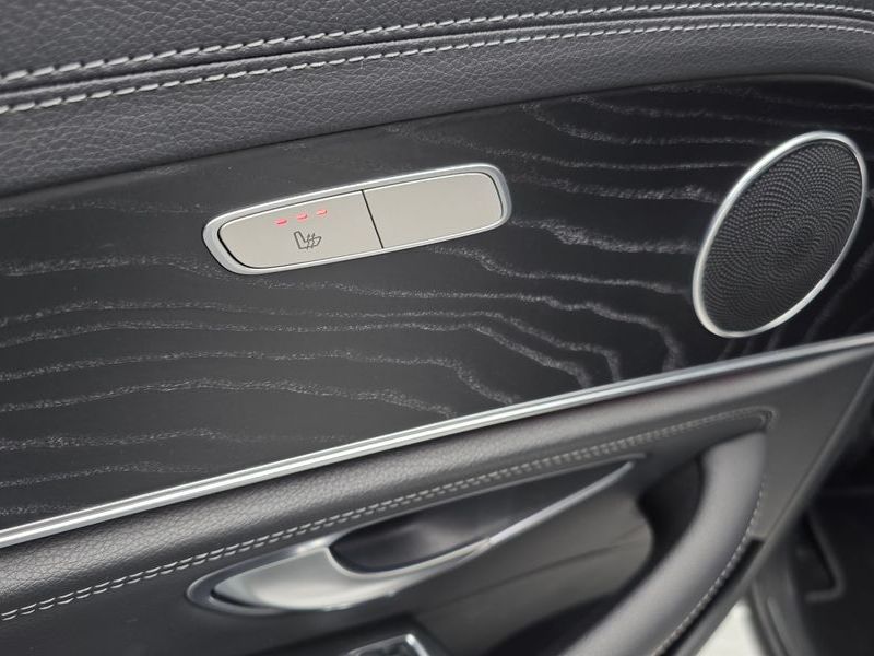 2020 Mercedes-Benz E-Class E220d 4MATIC Exclusive photo 18