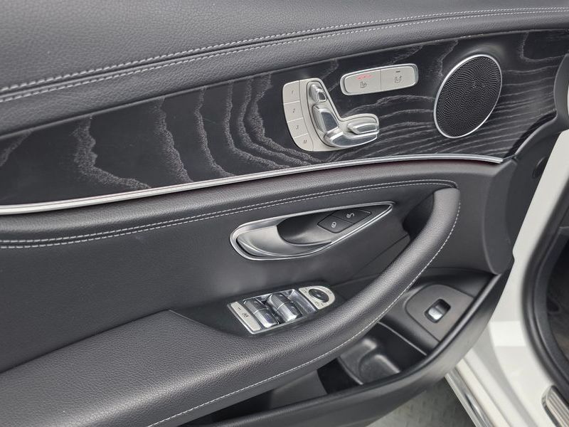 2020 Mercedes-Benz E-Class E220d 4MATIC Exclusive photo 24
