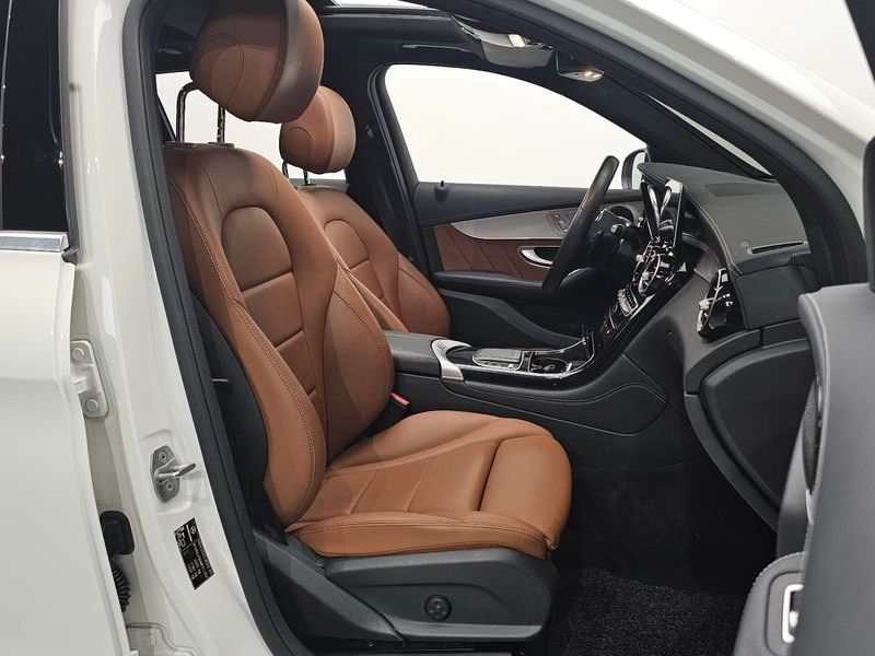 2021 Mercedes-Benz C-Class GLC220 d 4MATIC photo 10