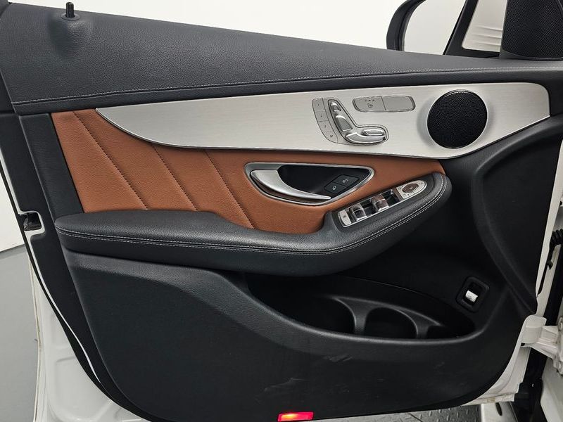 2021 Mercedes-Benz C-Class GLC220 d 4MATIC photo 24