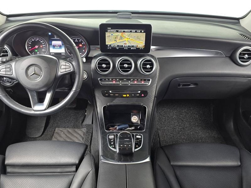 2019 Mercedes-Benz C-Class GLC300 4MATIC photo 7