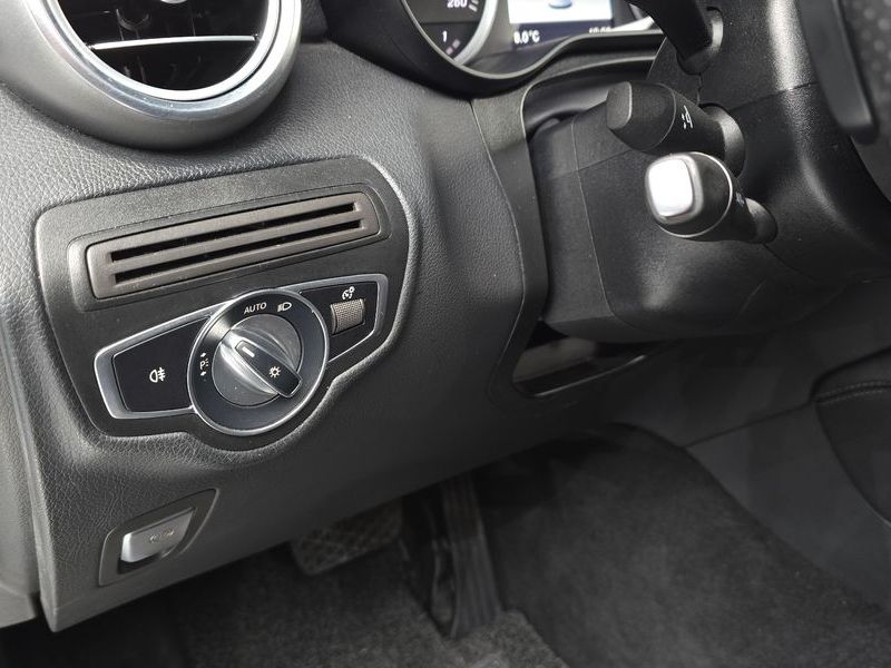 2019 Mercedes-Benz C-Class GLC300 4MATIC photo 17