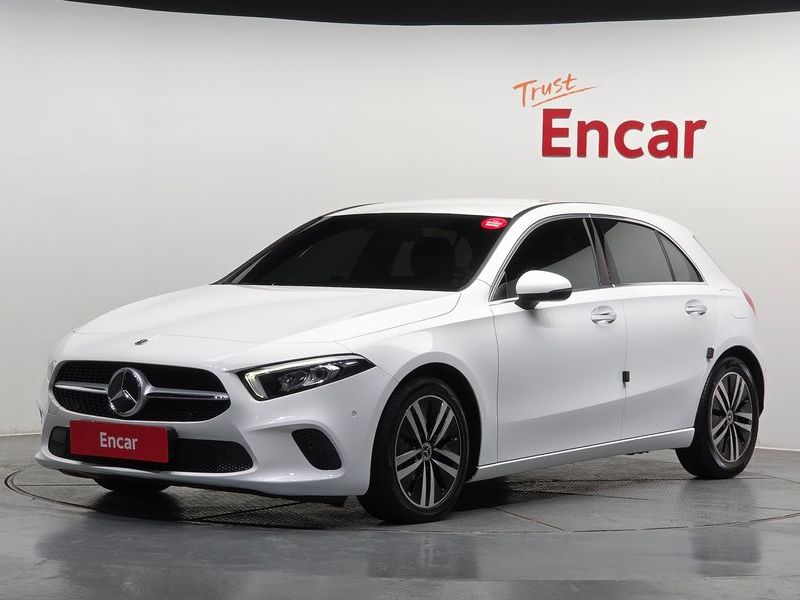 2021 Mercedes-Benz A-Class A220 Hatchback photo 1