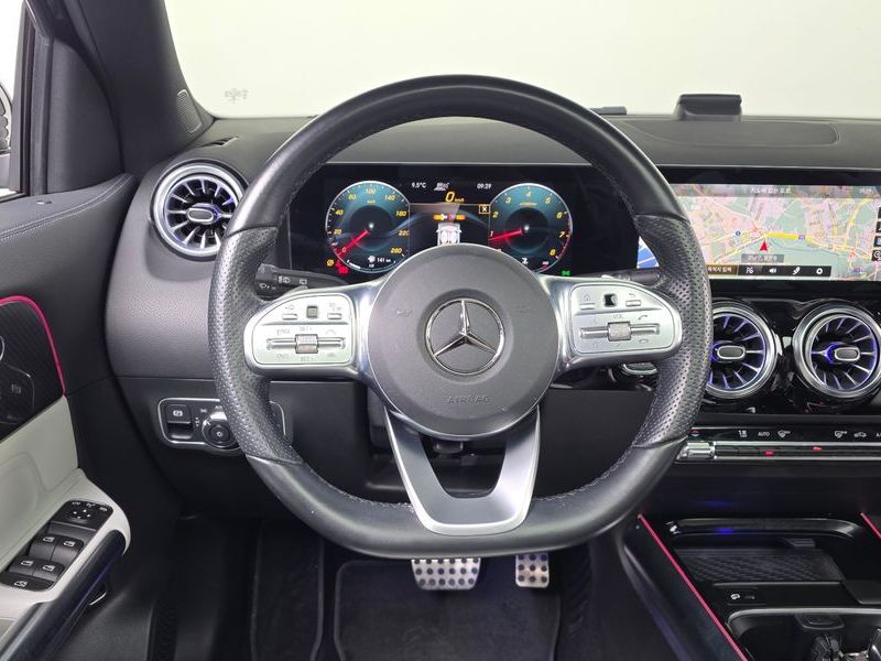 2021 Mercedes-Benz A-Class GLA250 4MATIC photo 13