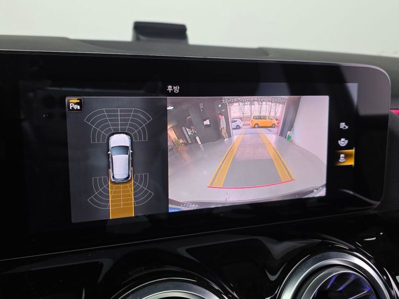 2021 Mercedes-Benz A-Class GLA250 4MATIC photo 15