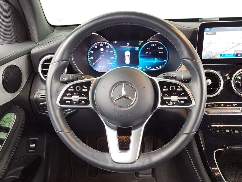 2021 Mercedes-Benz C-Class GLC220 d 4MATIC photo 13