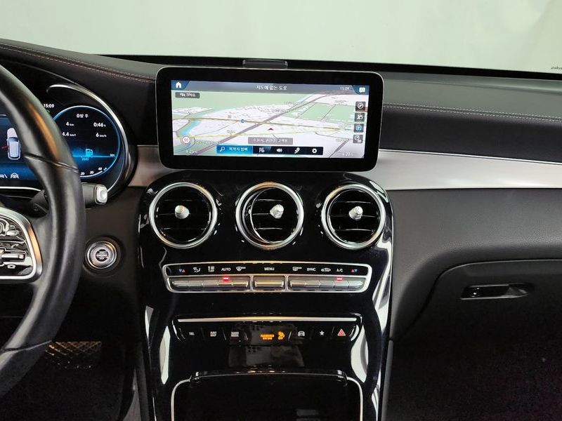 2021 Mercedes-Benz C-Class GLC220 d 4MATIC photo 14