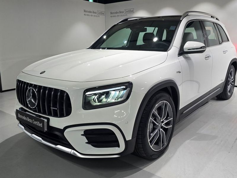2025 Mercedes-Benz B-Class AMG GLB35 4MATIC photo 1