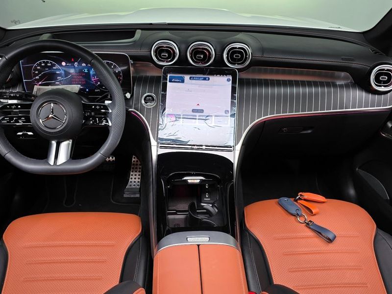 2026 Mercedes-Benz C-Class GLC300 4MATIC AMG Line photo 7