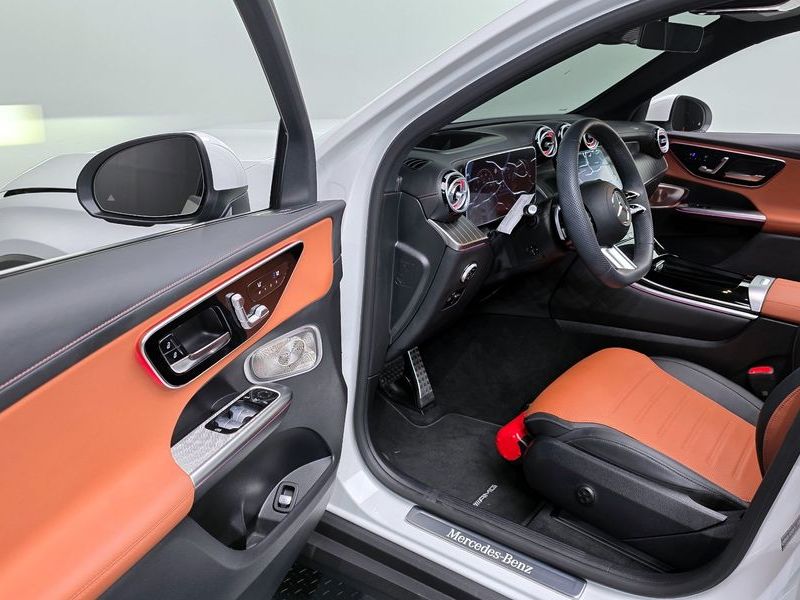 2026 Mercedes-Benz C-Class GLC300 4MATIC AMG Line photo 10
