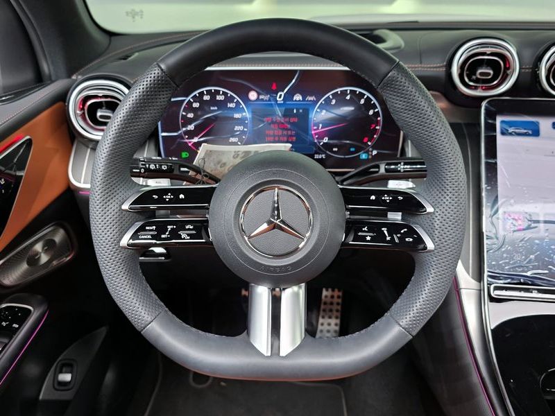 2026 Mercedes-Benz C-Class GLC300 4MATIC AMG Line photo 13