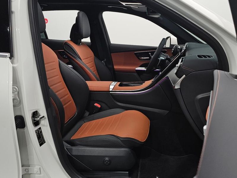 2026 Mercedes-Benz C-Class GLC300 4MATIC AMG Line photo 10