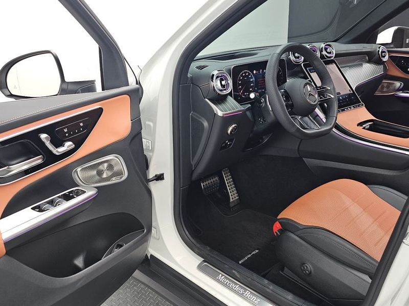 2026 Mercedes-Benz C-Class GLC300 4MATIC AMG Line photo 11