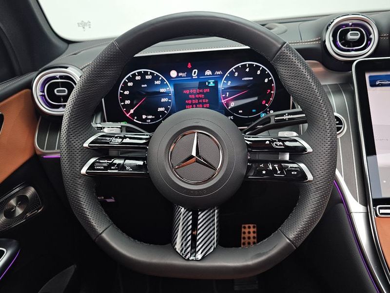 2026 Mercedes-Benz C-Class GLC300 4MATIC AMG Line photo 13