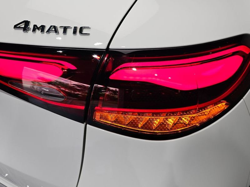 2026 Mercedes-Benz C-Class GLC300 4MATIC AMG Line photo 23
