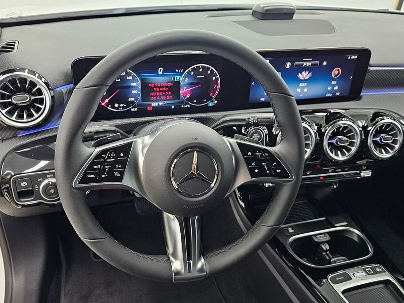 2026 Mercedes-Benz A-Class A220 Sedan photo 13