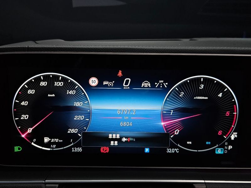 2026 Mercedes-Benz S-Class GLS450d 4MATIC photo 8