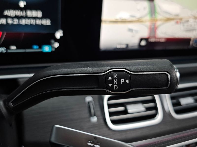 2026 Mercedes-Benz S-Class GLS450d 4MATIC photo 9